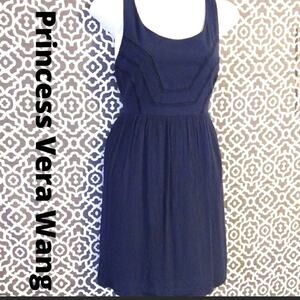 Beautiful Princess Vera Wang Women's Dress. Size 9 (Juniors) Excellent Condition